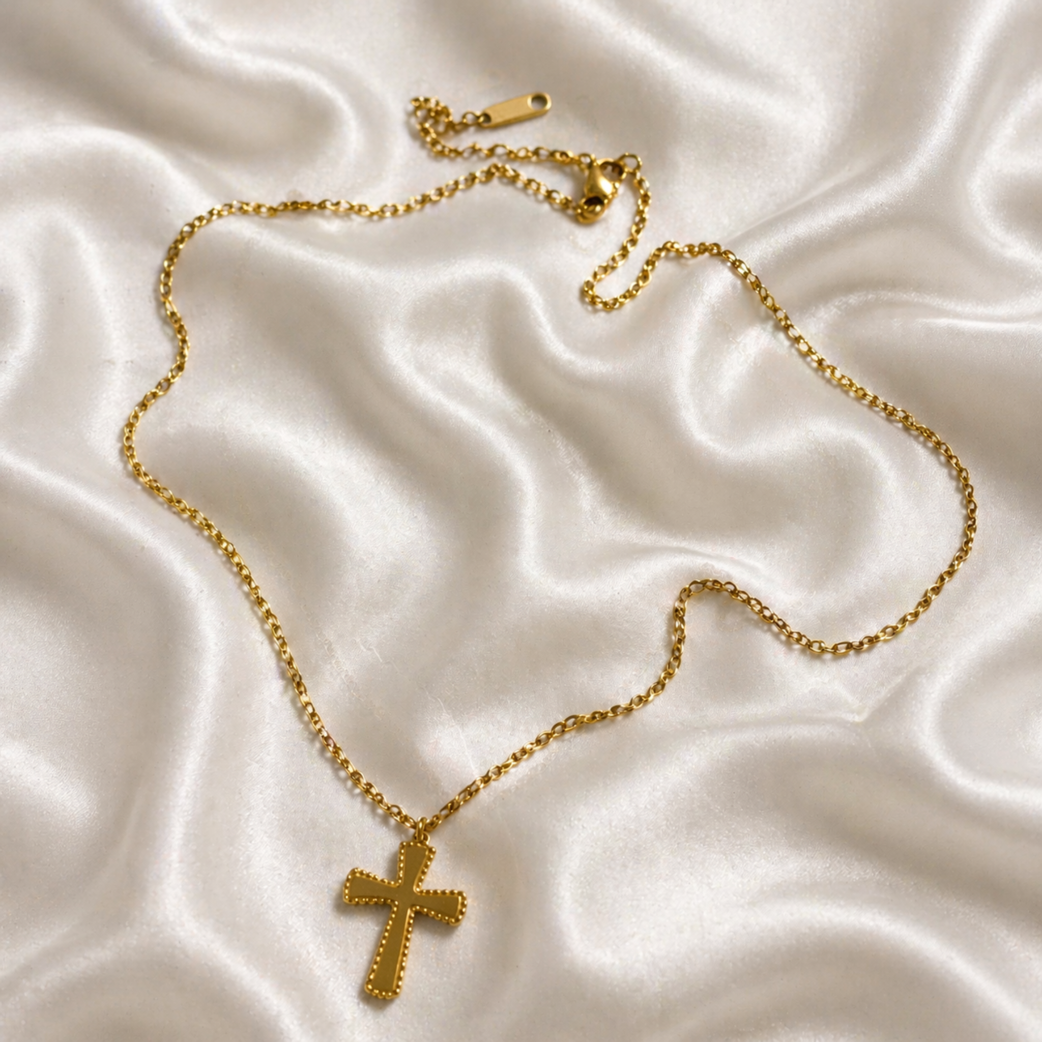 Minimal Gold Cross Pendant Necklace